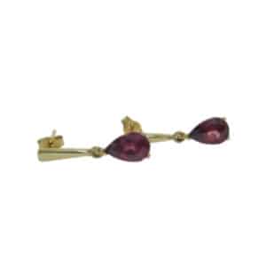 Yellow gold drop earrings set with garnet