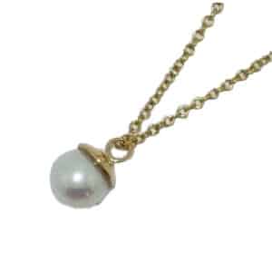 14 karat yellow gold pendant featuring a 7.5-8mm pearl. This stunning gemstone is the birthstone for June.