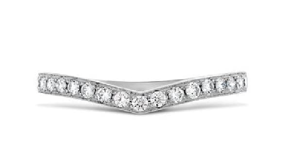 18 karat white gold 'Lorelei Pointed' wedding band set with ideal cut, round brilliant cut diamonds by Hearts On Fire, 0.21 carat total weight, VS-SI, I/J.
