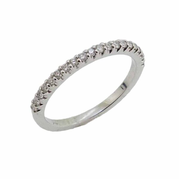 14K white gold band set with 20 very good/excellent cut round brilliant cut diamonds, 0.20cttw, G/H, VS-SI.
